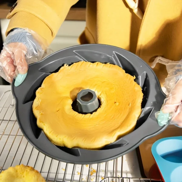 Silicone Cyclone Cake Mold