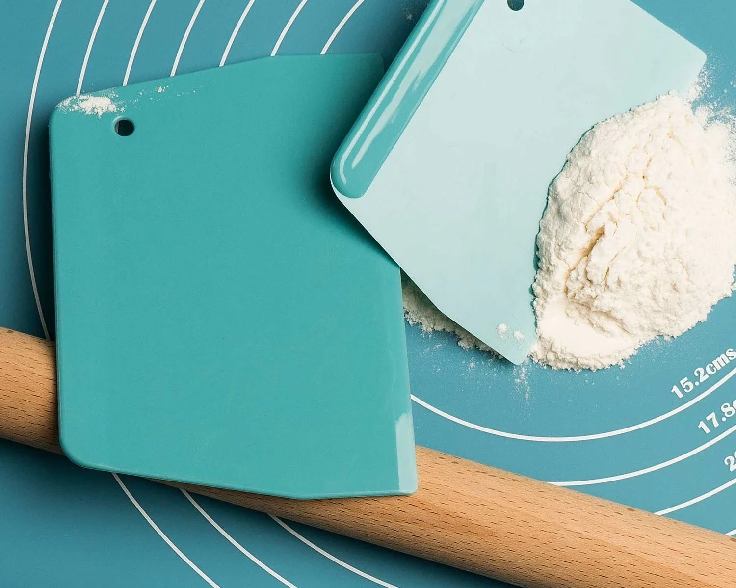 2-Piece Plastic Dough Scraper Set - Image 2