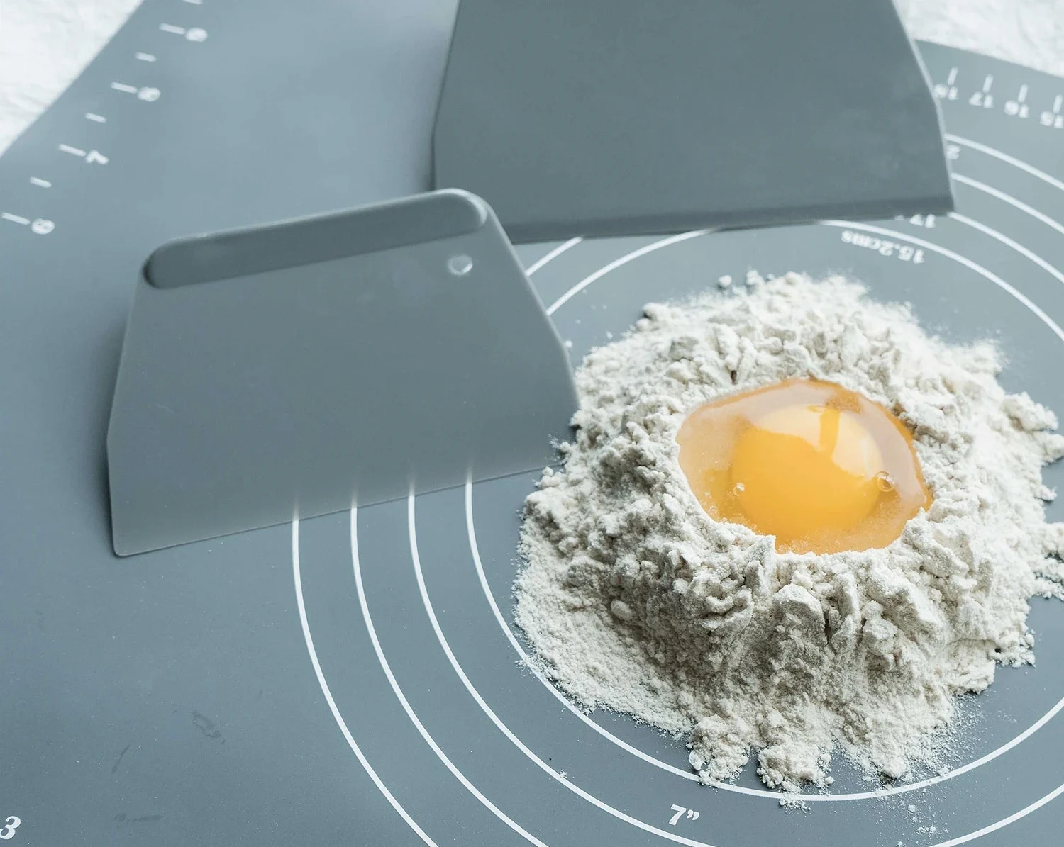 2-Piece Plastic Dough Scraper Set - Image 4