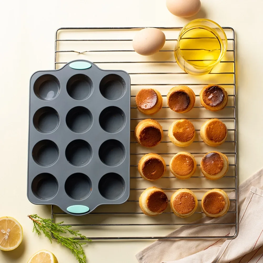 Silicone Muffin Baking Pan - Image 8